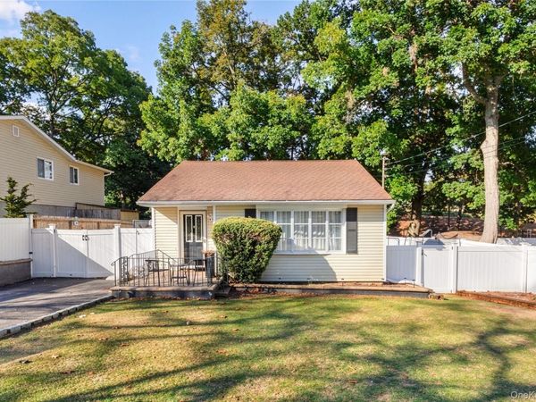 193 Maple Road , Wading River, NY 11792