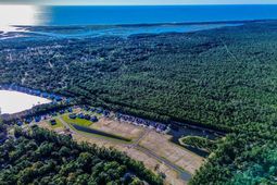 98 Anna Marie Way photo 4