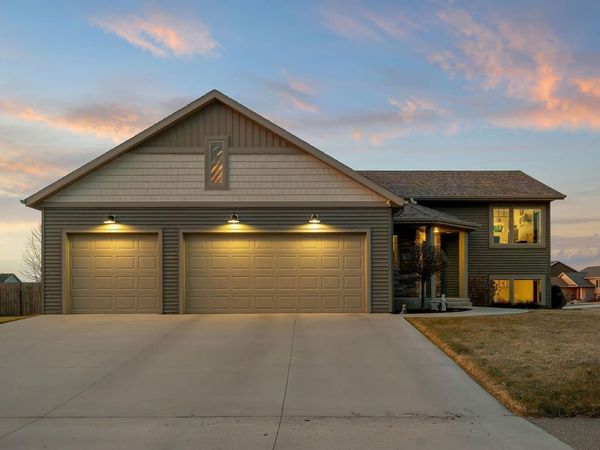 2013 12th Avenue NE, Austin, MN 55912