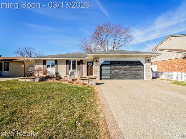 4894 Hillcrest Road, Trenton, MI 48183