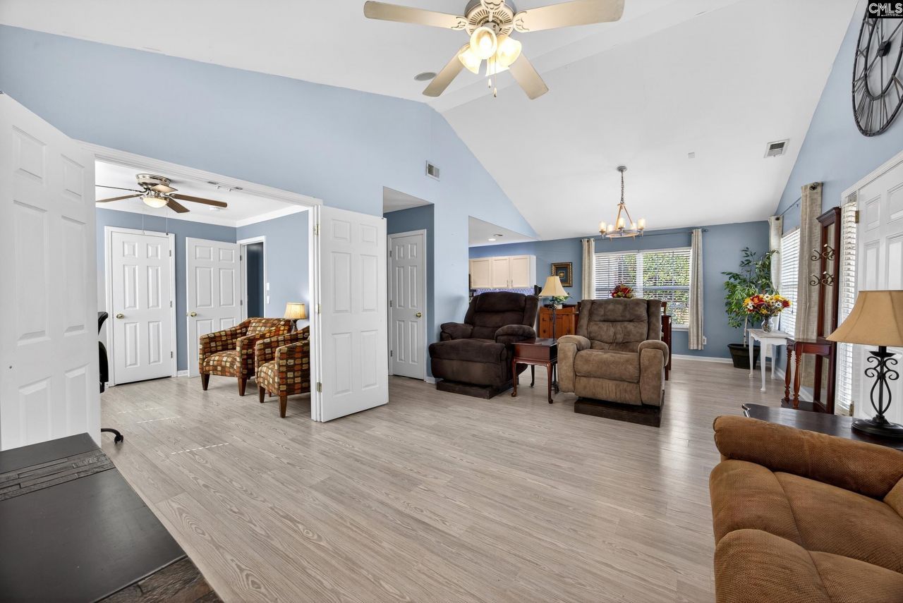 233 Riglaw Circle Photo 4