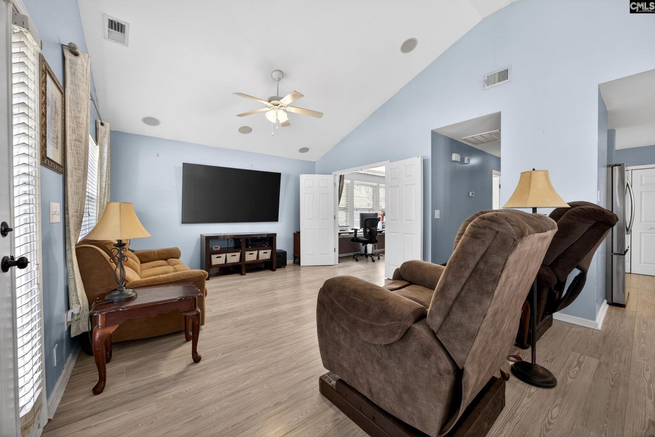 233 Riglaw Circle Photo 5