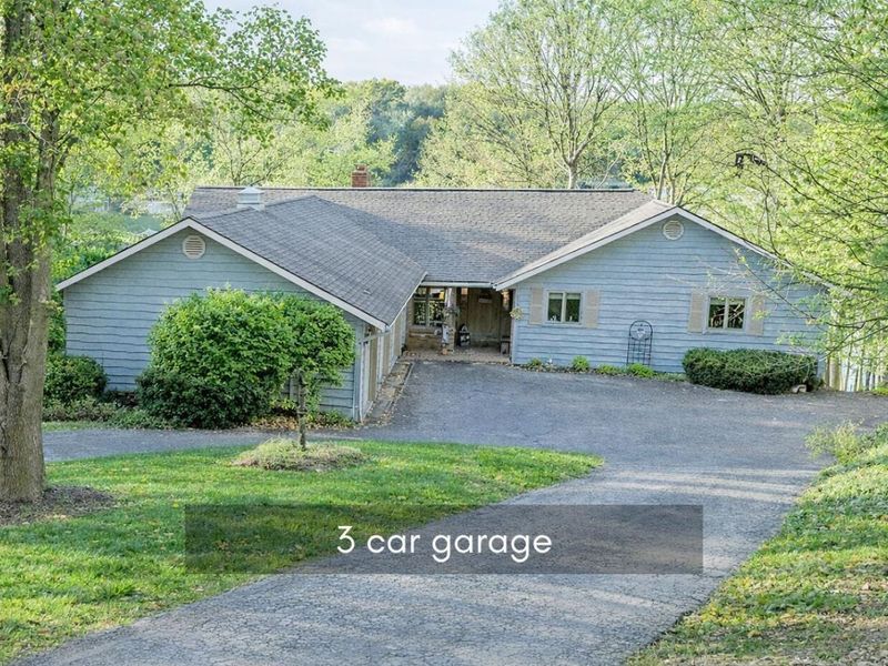 665 Highland Hills Drive, Howard, OH 43028 Photo 4