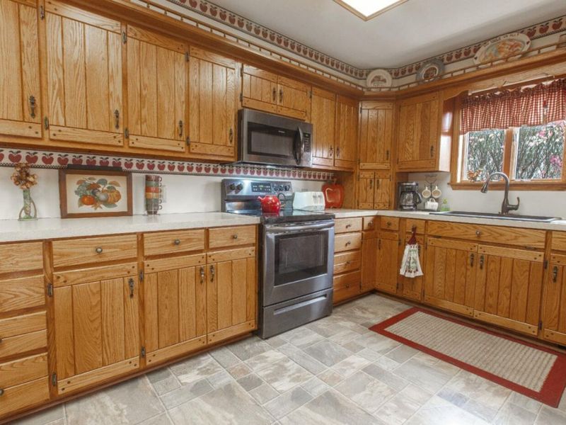 665 Highland Hills Drive, Howard, OH 43028 Photo 9
