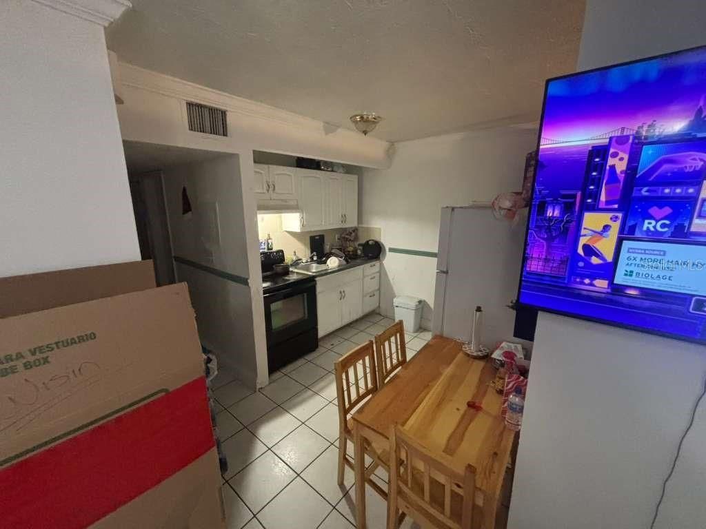 9590 NW 33rd Avenue, Miami, FL 33147 Photo