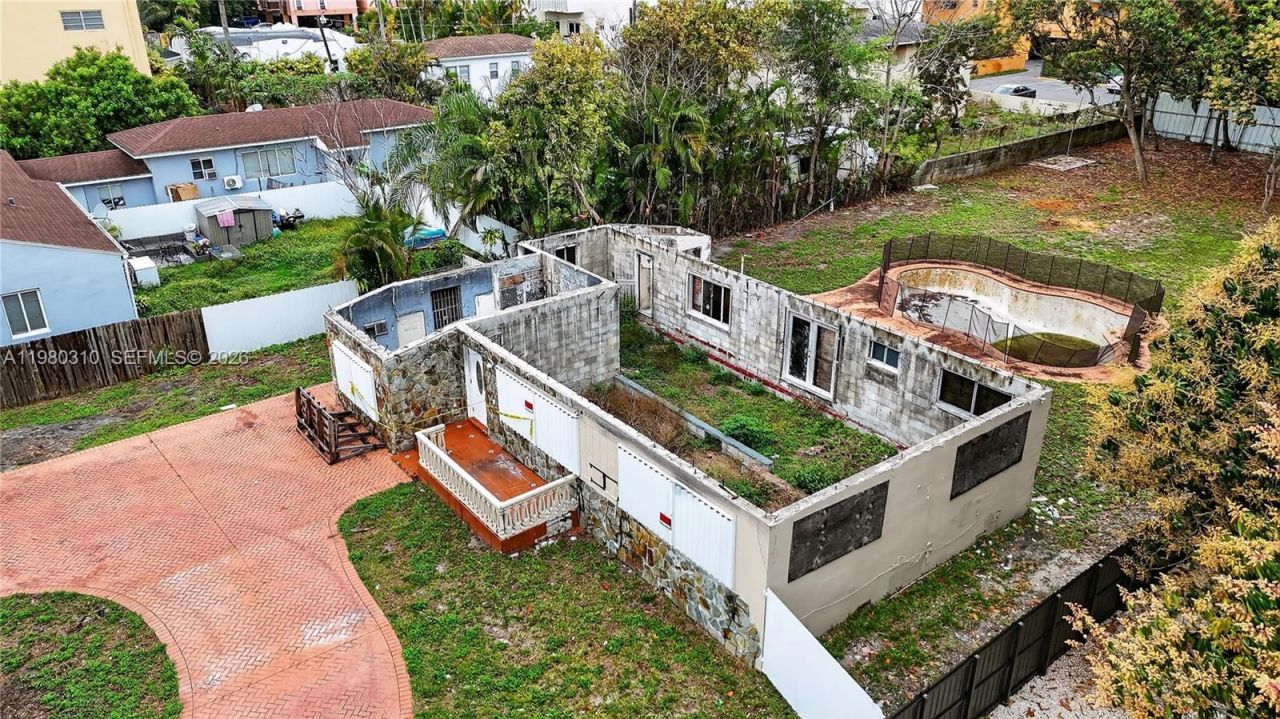 12395 Griffing Blvd , North Miami, FL 33161 Photo