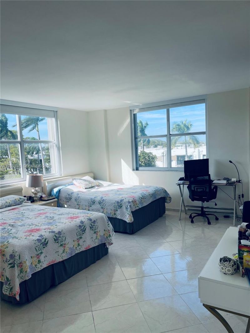 11111 Biscayne Blvd , Unit 4E, Miami, FL 33181 Photo