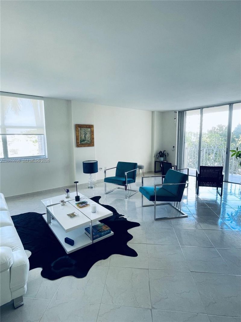 11111 Biscayne Blvd , Unit 4E, Miami, FL 33181 Photo