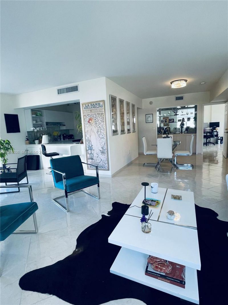 11111 Biscayne Blvd , Unit 4E, Miami, FL 33181 Photo