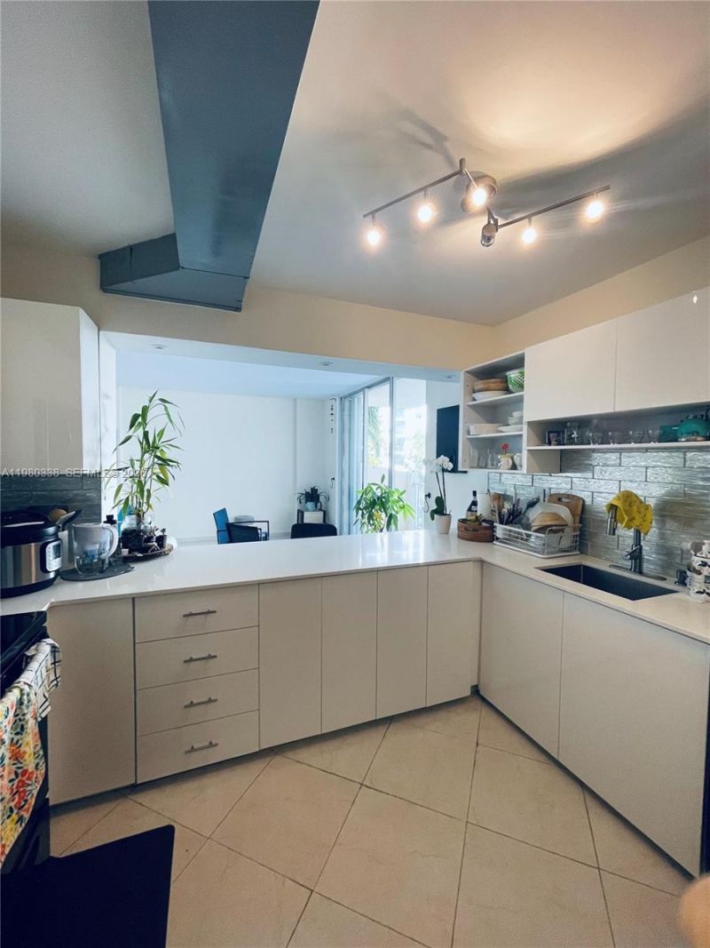 11111 Biscayne Blvd , Unit 4E, Miami, FL 33181 Photo