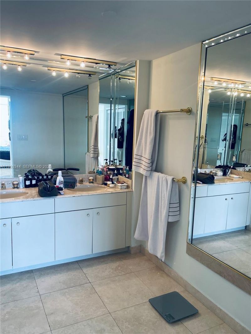 11113 Biscayne Blvd , Unit 553, Miami, FL 33181 Photo