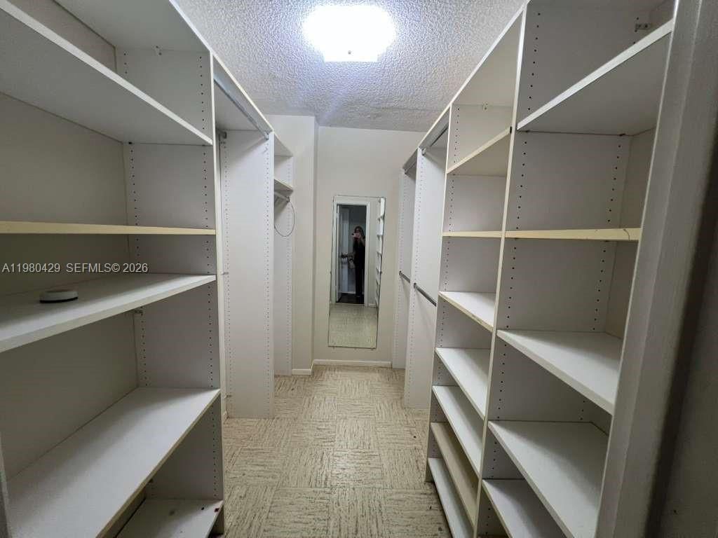 800 NE 195th St , Unit 501, Miami, FL 33179 Photo