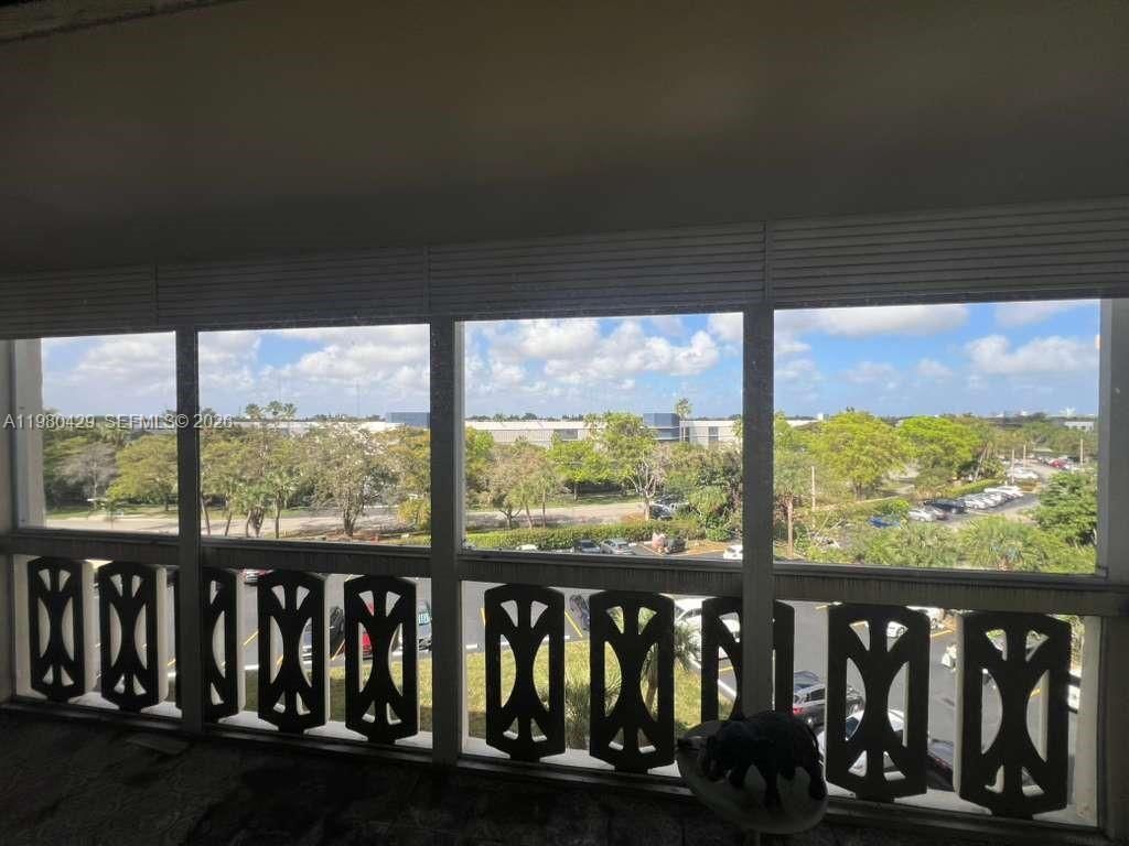 800 NE 195th St , Unit 501, Miami, FL 33179 Photo