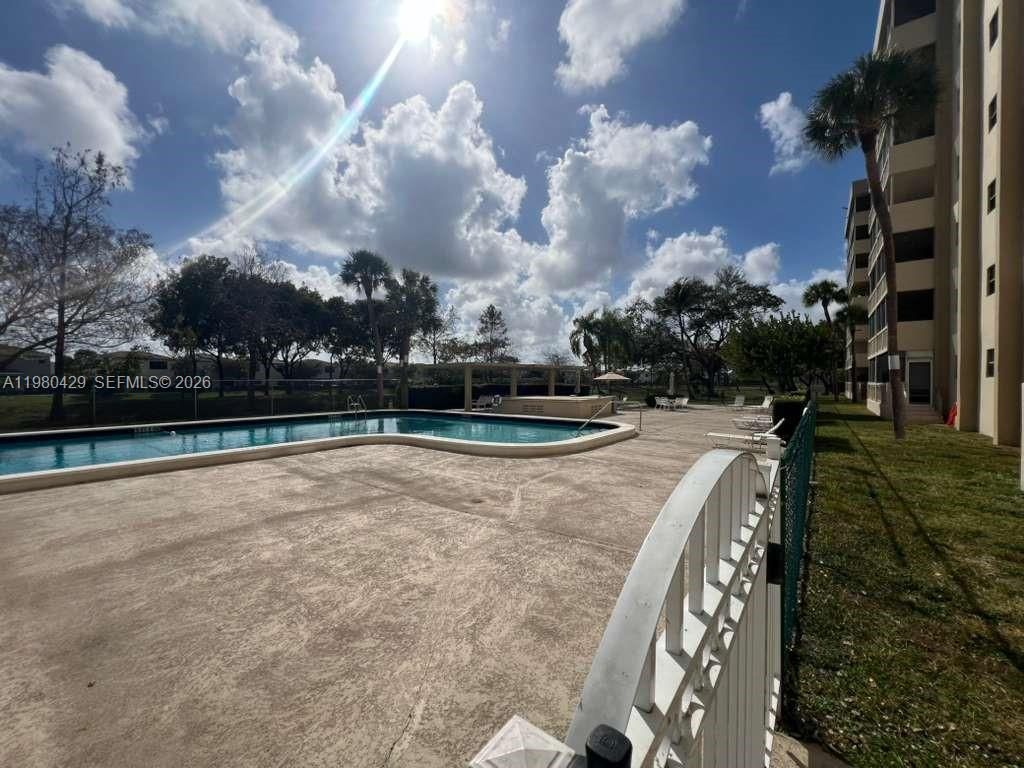 800 NE 195th St , Unit 501, Miami, FL 33179 Photo