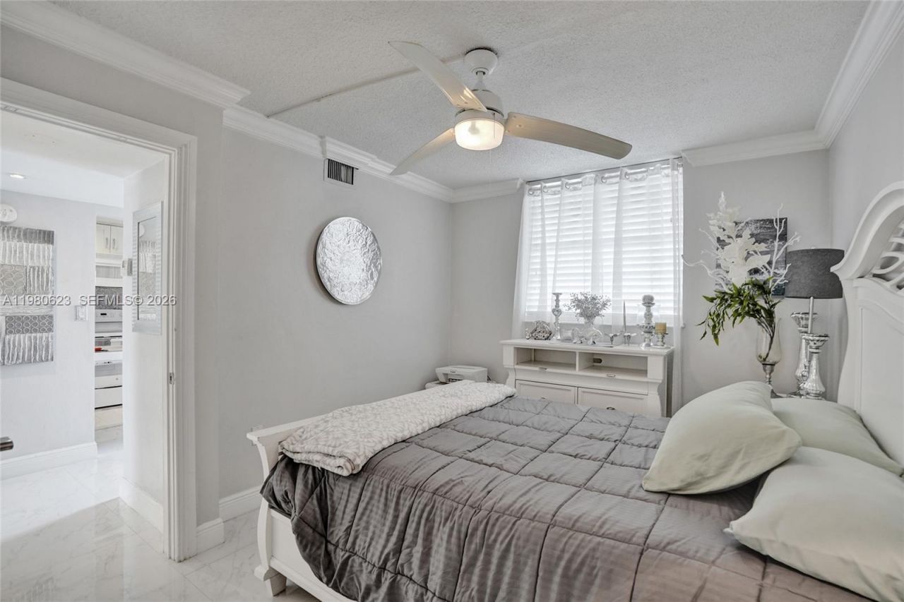 1889 S Ocean Dr , Unit 114, Hallandale Beach, FL 33009 Photo