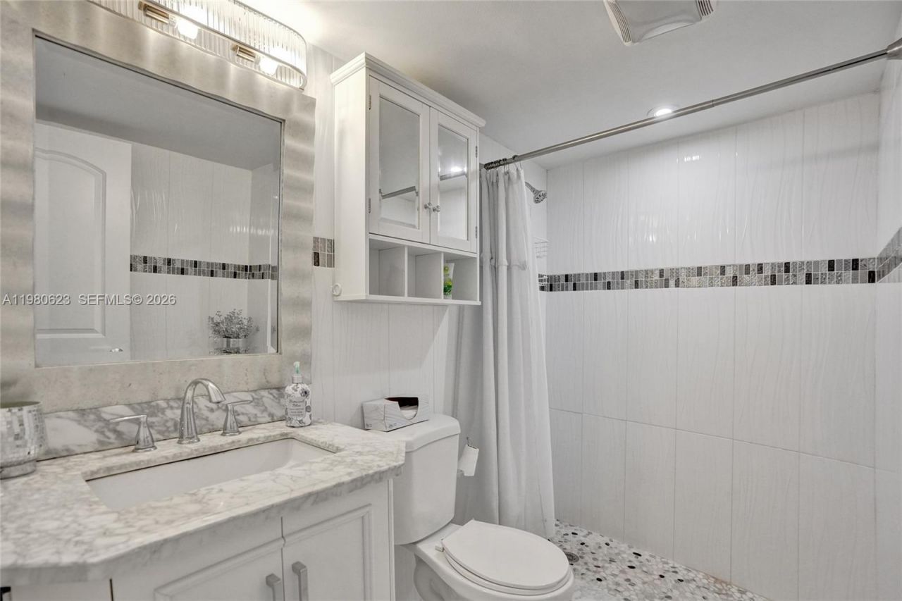 1889 S Ocean Dr , Unit 114, Hallandale Beach, FL 33009 Photo