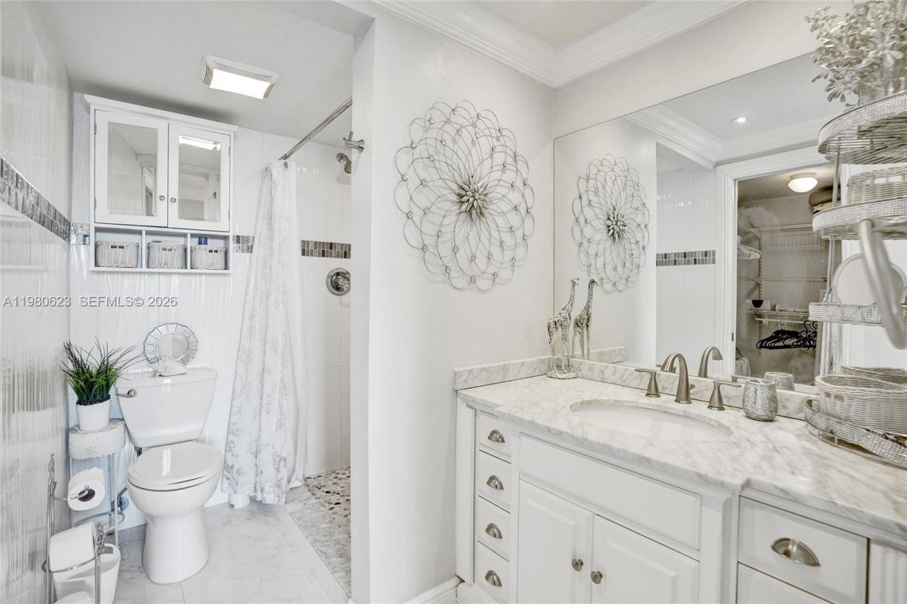 1889 S Ocean Dr , Unit 114, Hallandale Beach, FL 33009 Photo