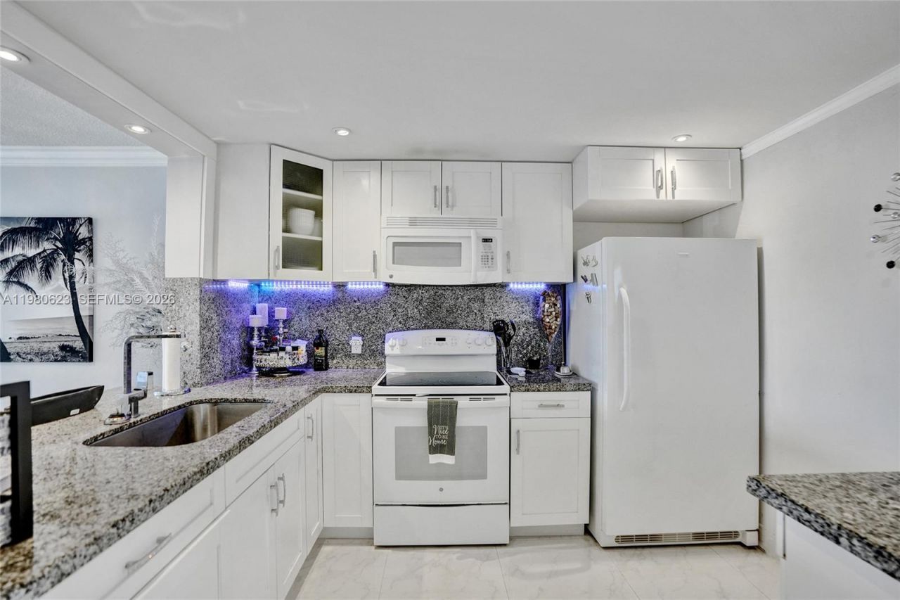 1889 S Ocean Dr , Unit 114, Hallandale Beach, FL 33009 Photo