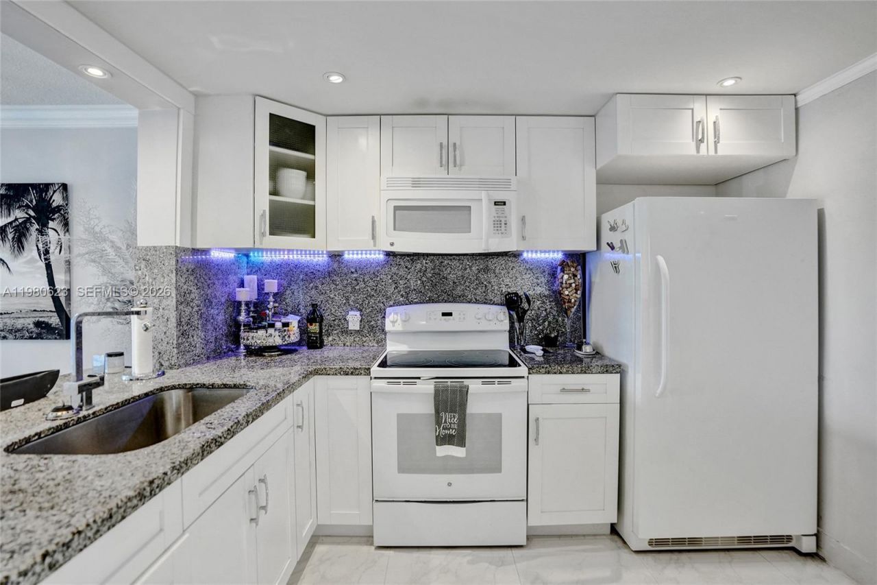 1889 S Ocean Dr , Unit 114, Hallandale Beach, FL 33009 Photo