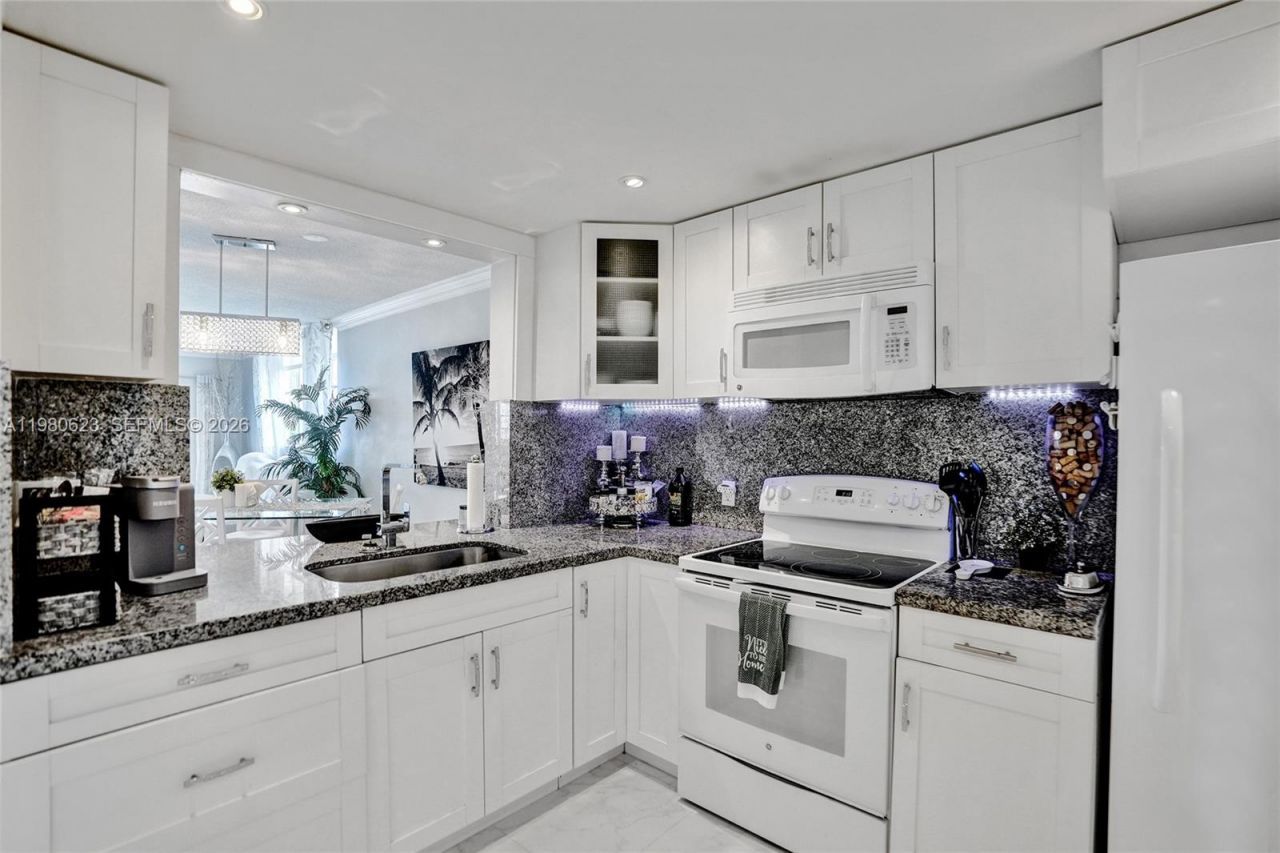 1889 S Ocean Dr , Unit 114, Hallandale Beach, FL 33009 Photo