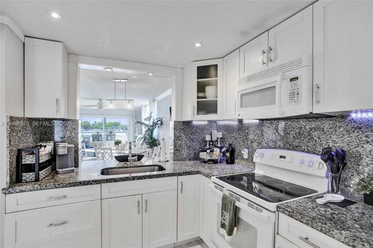 1889 S Ocean Dr , Unit 114, Hallandale Beach, FL 33009 Photo