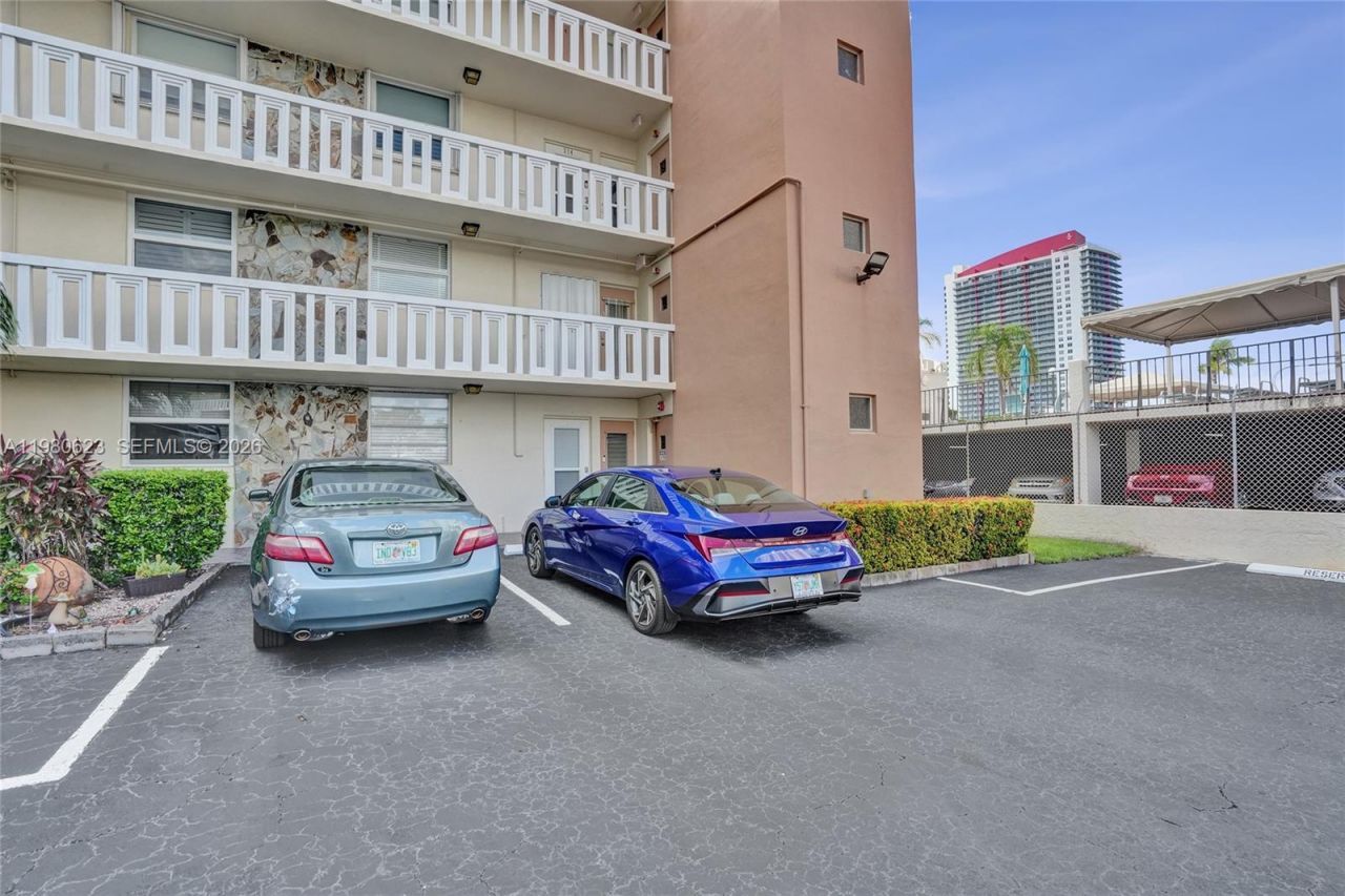 1889 S Ocean Dr , Unit 114, Hallandale Beach, FL 33009 Photo