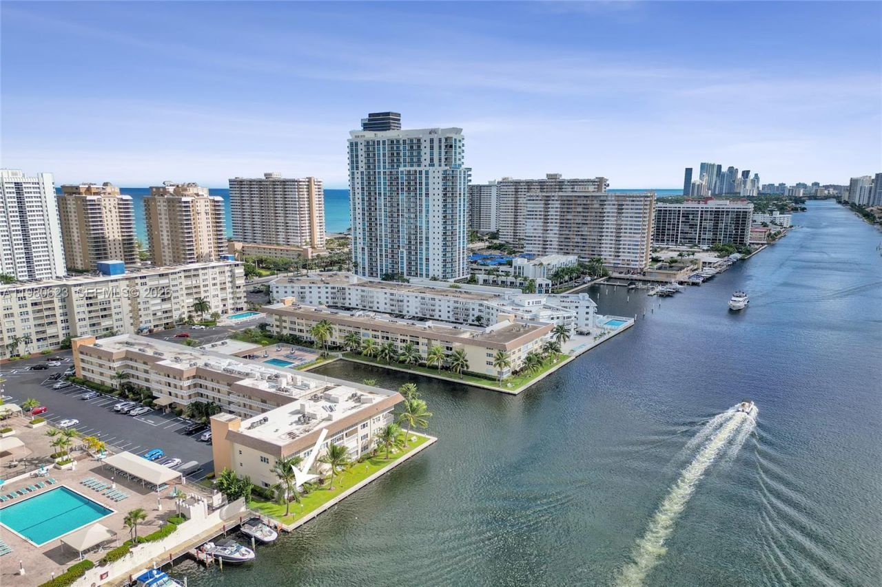 1889 S Ocean Dr , Unit 114, Hallandale Beach, FL 33009 Photo