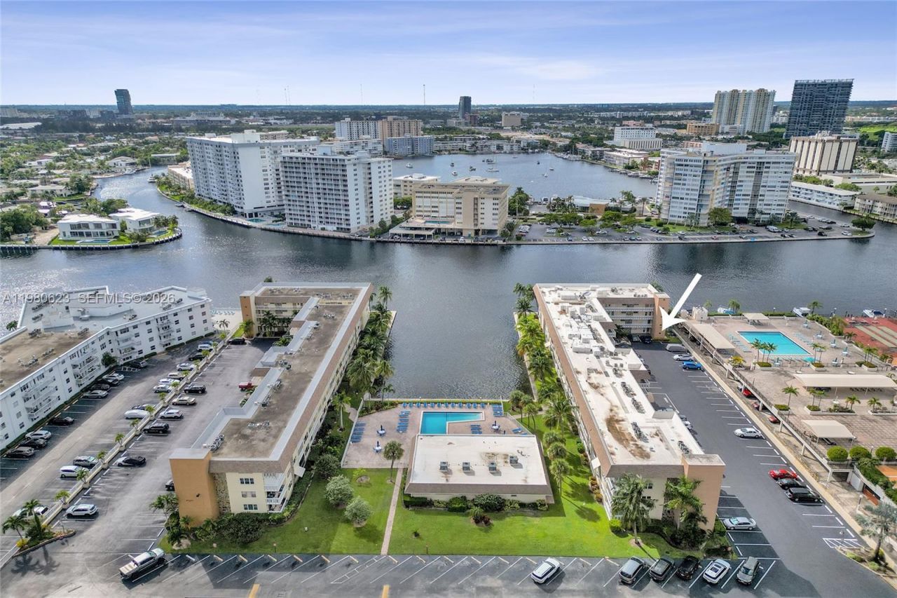 1889 S Ocean Dr , Unit 114, Hallandale Beach, FL 33009 Photo