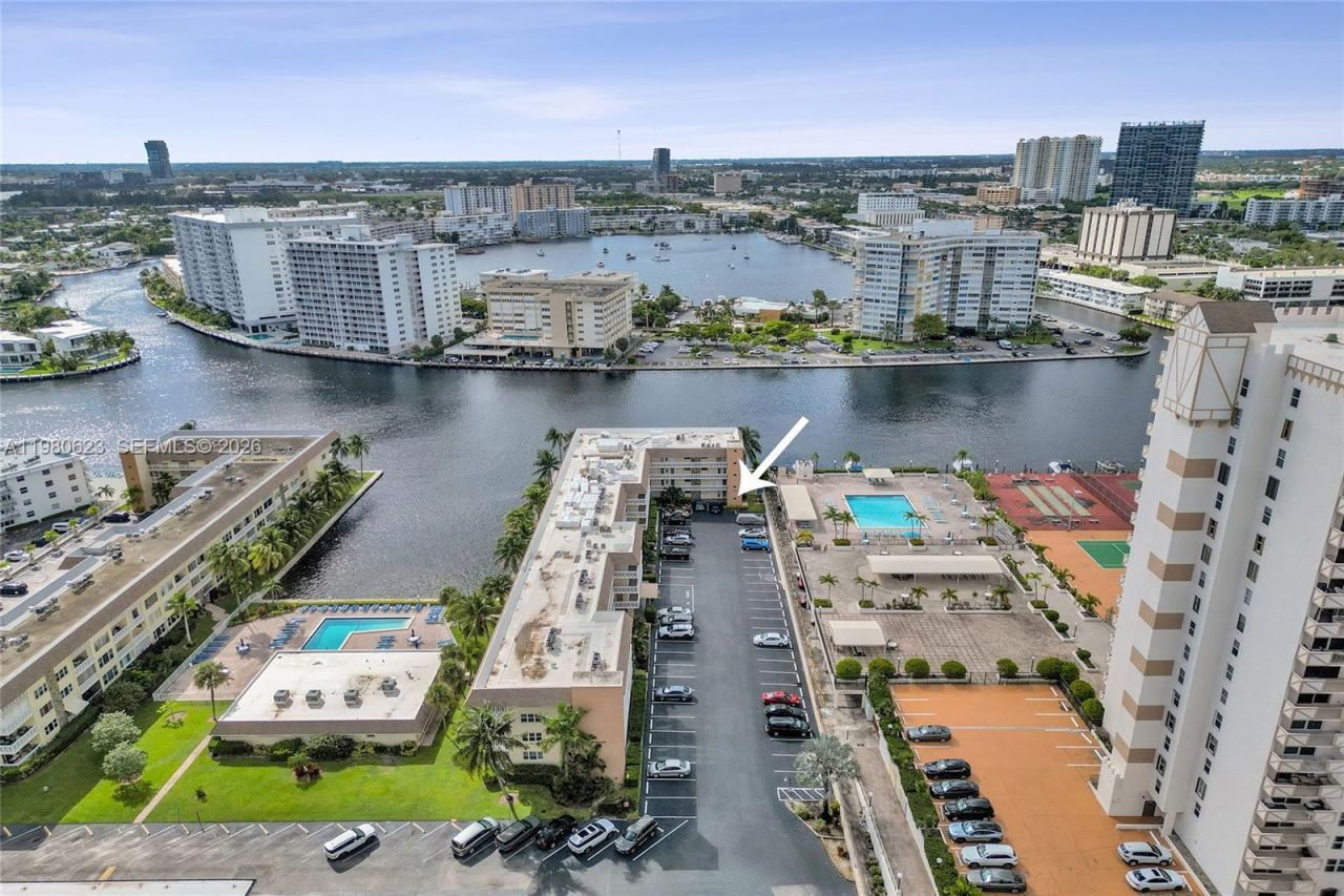 1889 S Ocean Dr , Unit 114, Hallandale Beach, FL 33009 Photo