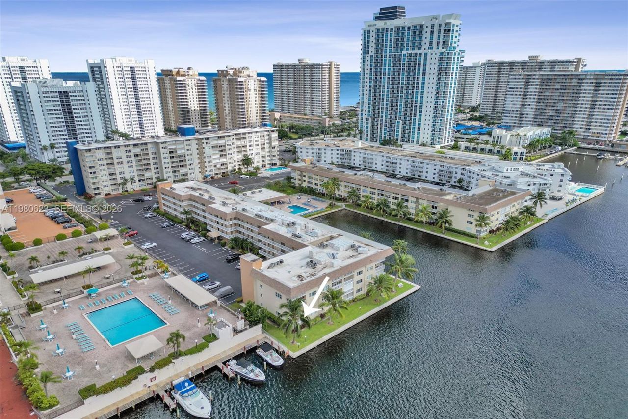 1889 S Ocean Dr , Unit 114, Hallandale Beach, FL 33009 Photo