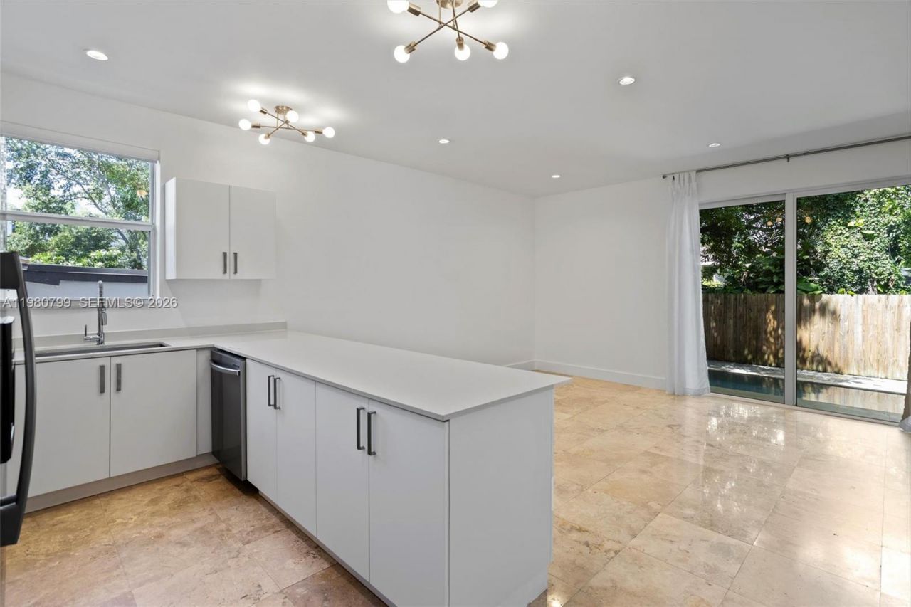 2786 SW 34th Ave , Miami, FL 33133 Photo