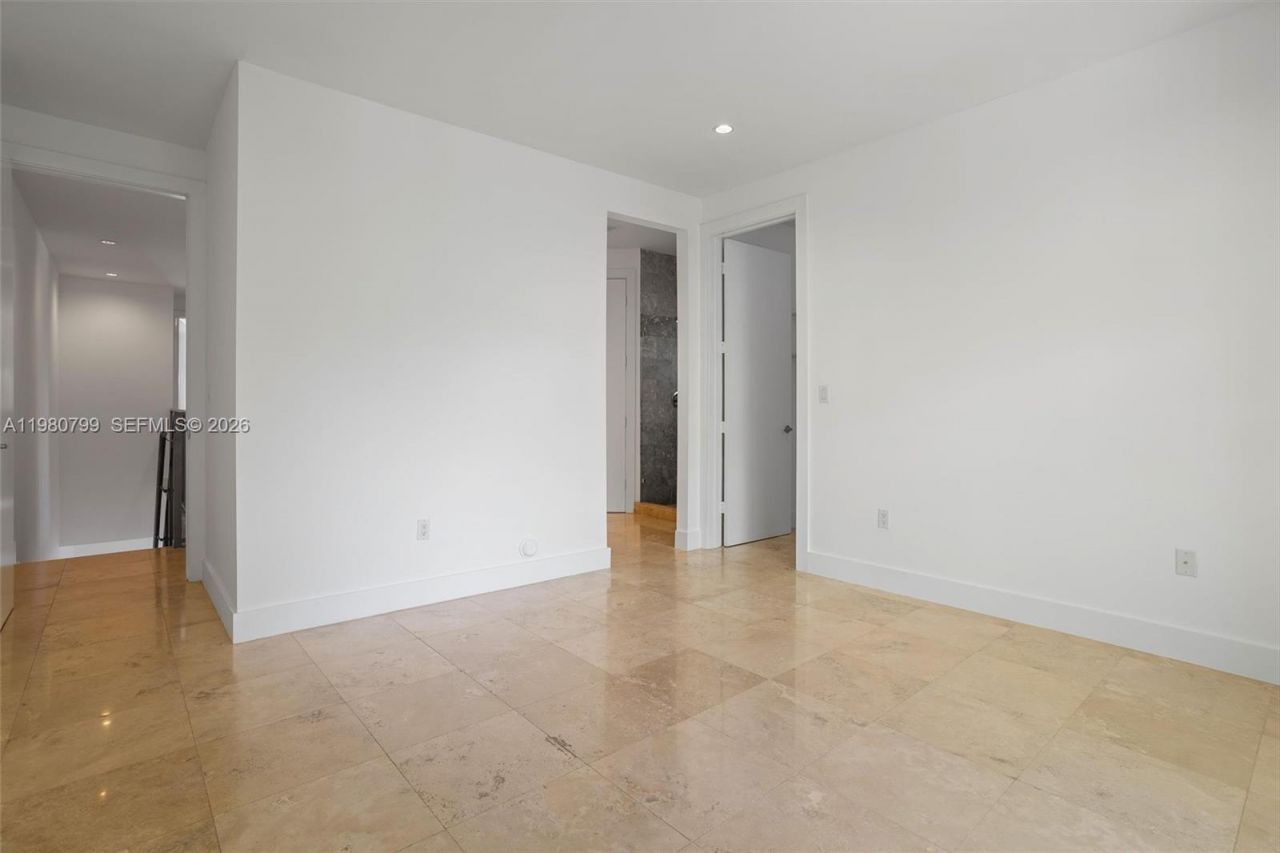 2786 SW 34th Ave , Miami, FL 33133 Photo