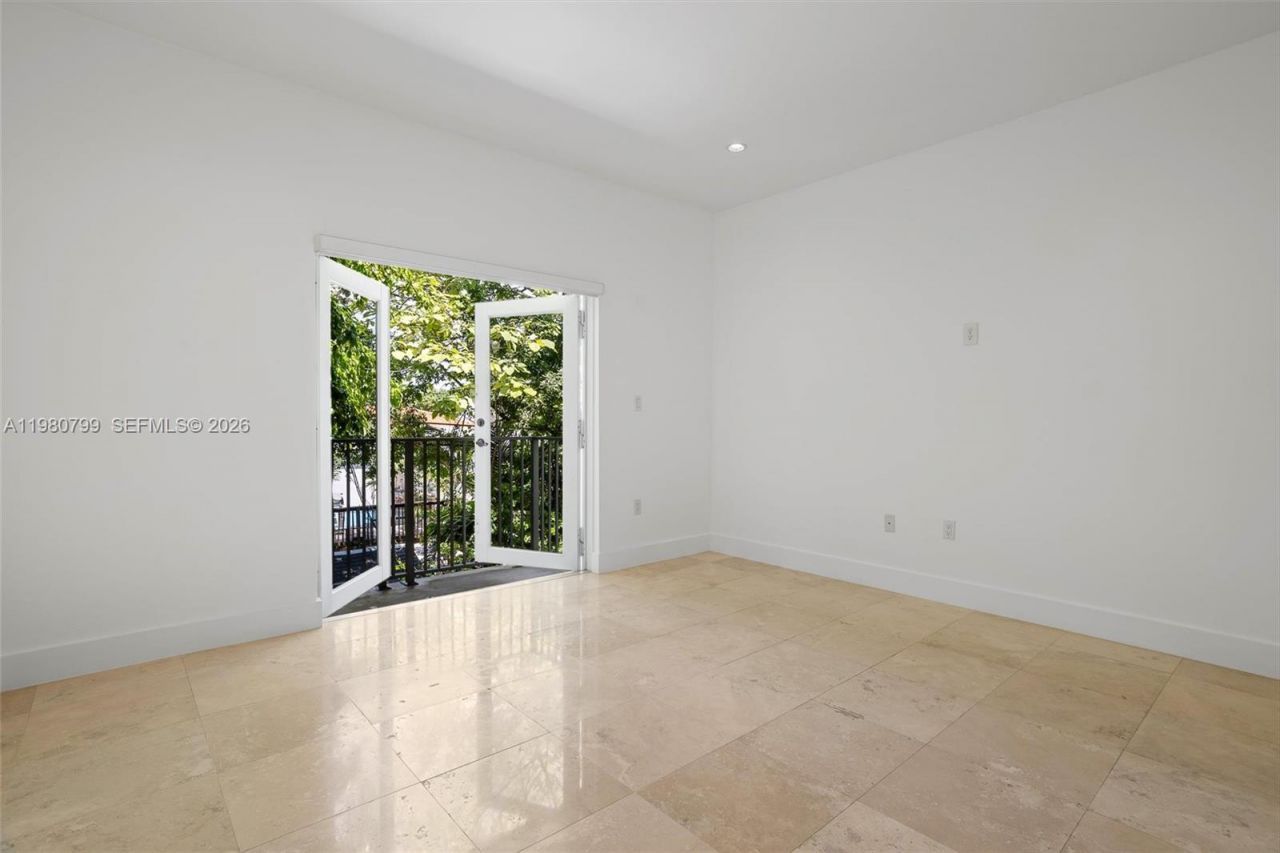 2786 SW 34th Ave , Miami, FL 33133 Photo