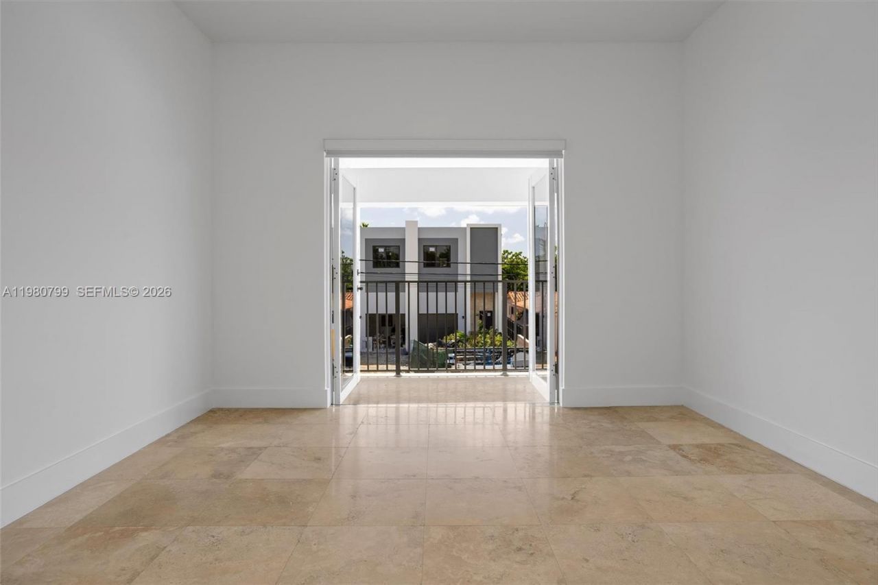 2786 SW 34th Ave , Miami, FL 33133 Photo