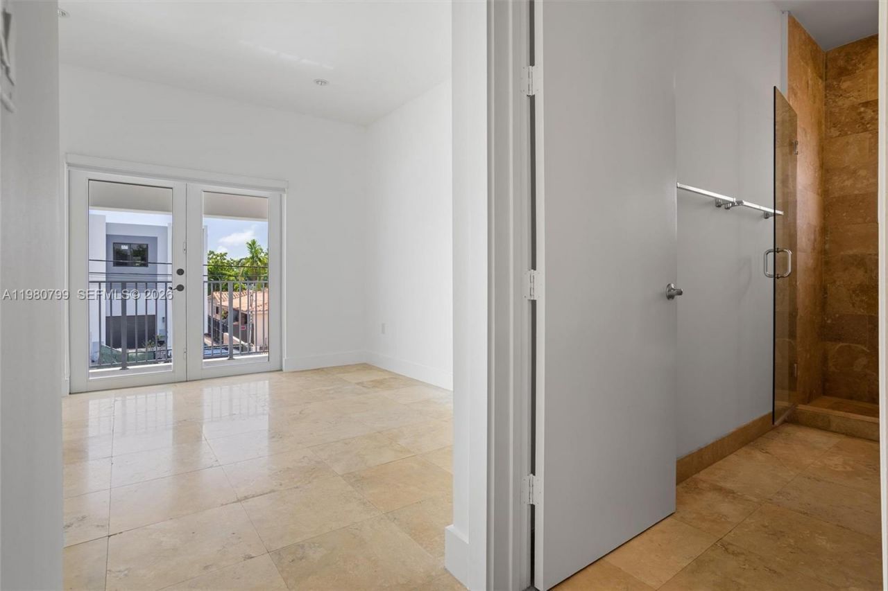 2786 SW 34th Ave , Miami, FL 33133 Photo