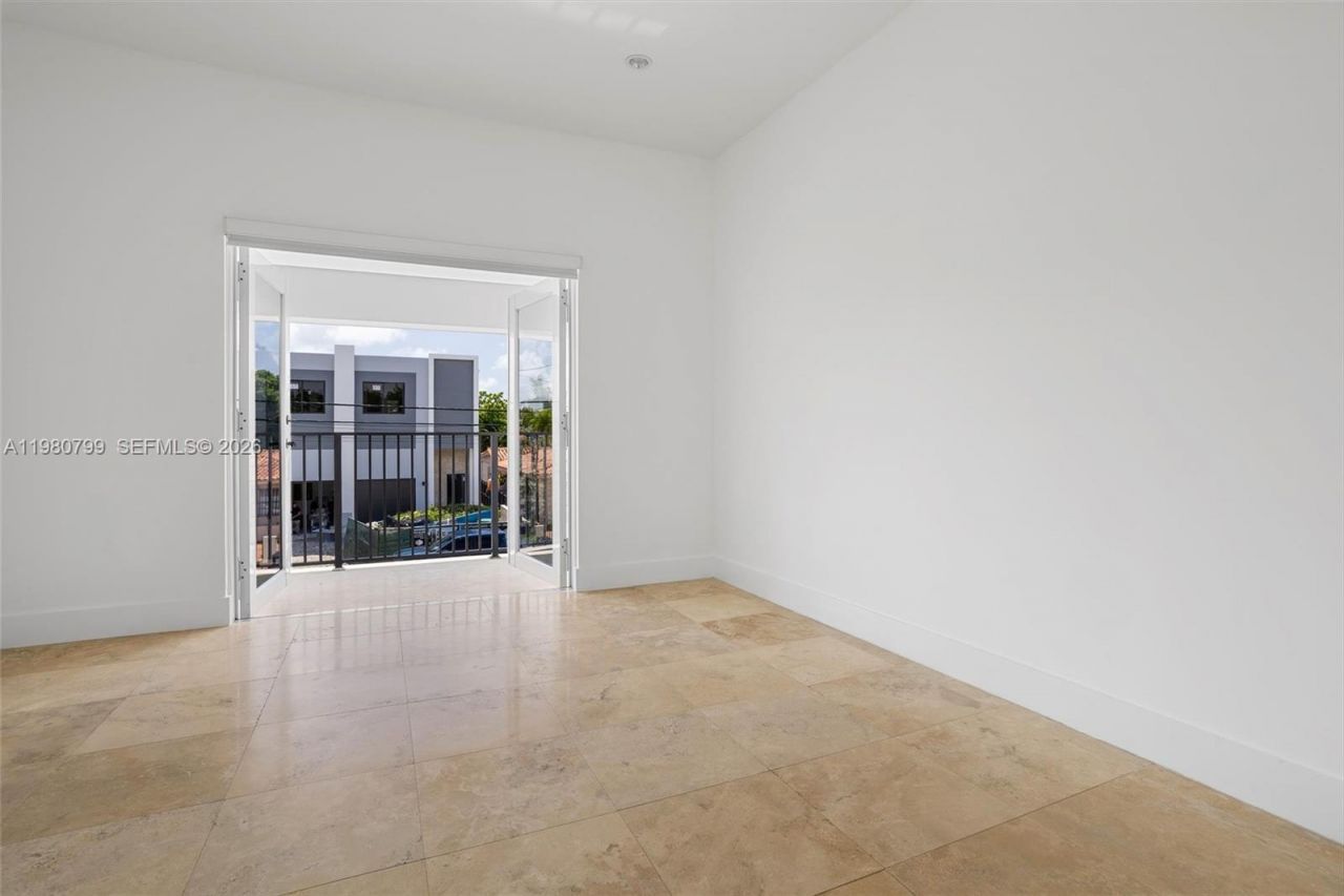 2786 SW 34th Ave , Miami, FL 33133 Photo