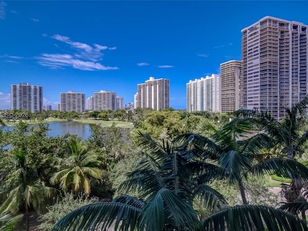 20000 E Country Club Dr , Unit 512, Aventura, FL 33180
