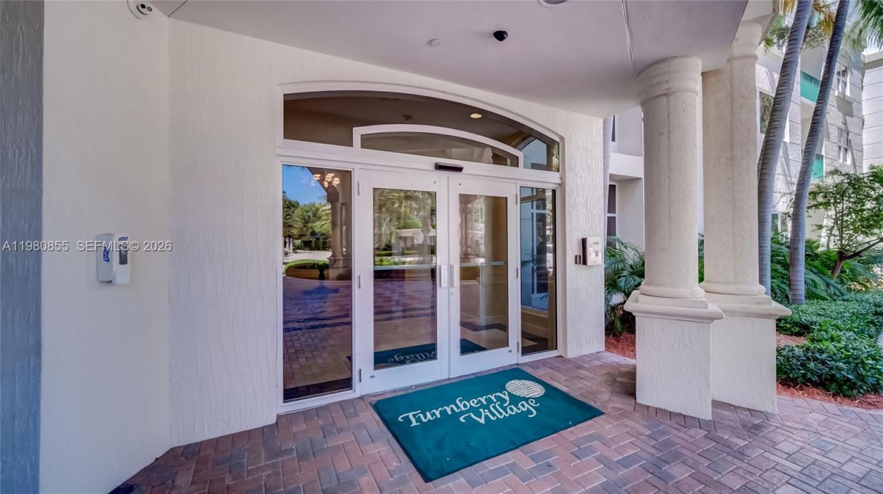 20000 E Country Club Dr , Unit 512, Aventura, FL 33180 Photo