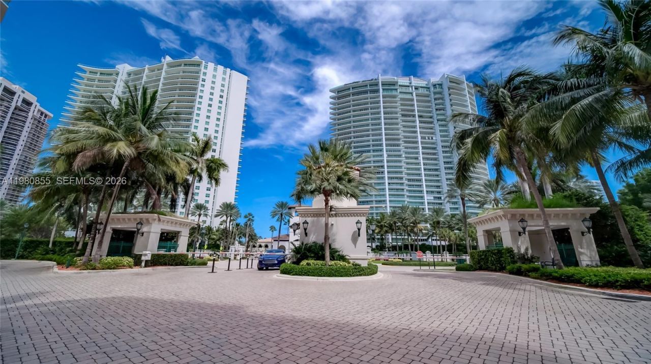 20000 E Country Club Dr , Unit 512, Aventura, FL 33180 Photo