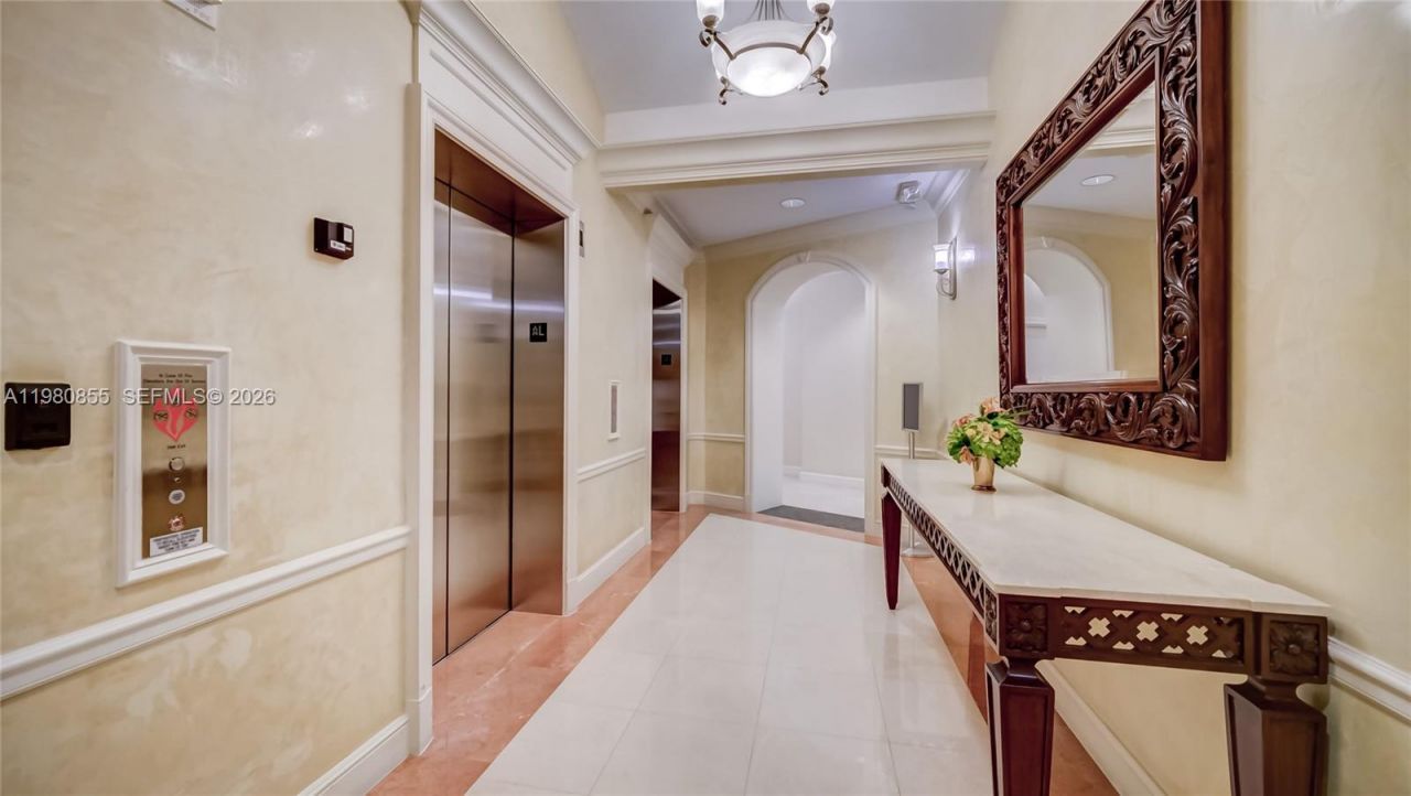 20000 E Country Club Dr , Unit 512, Aventura, FL 33180 Photo