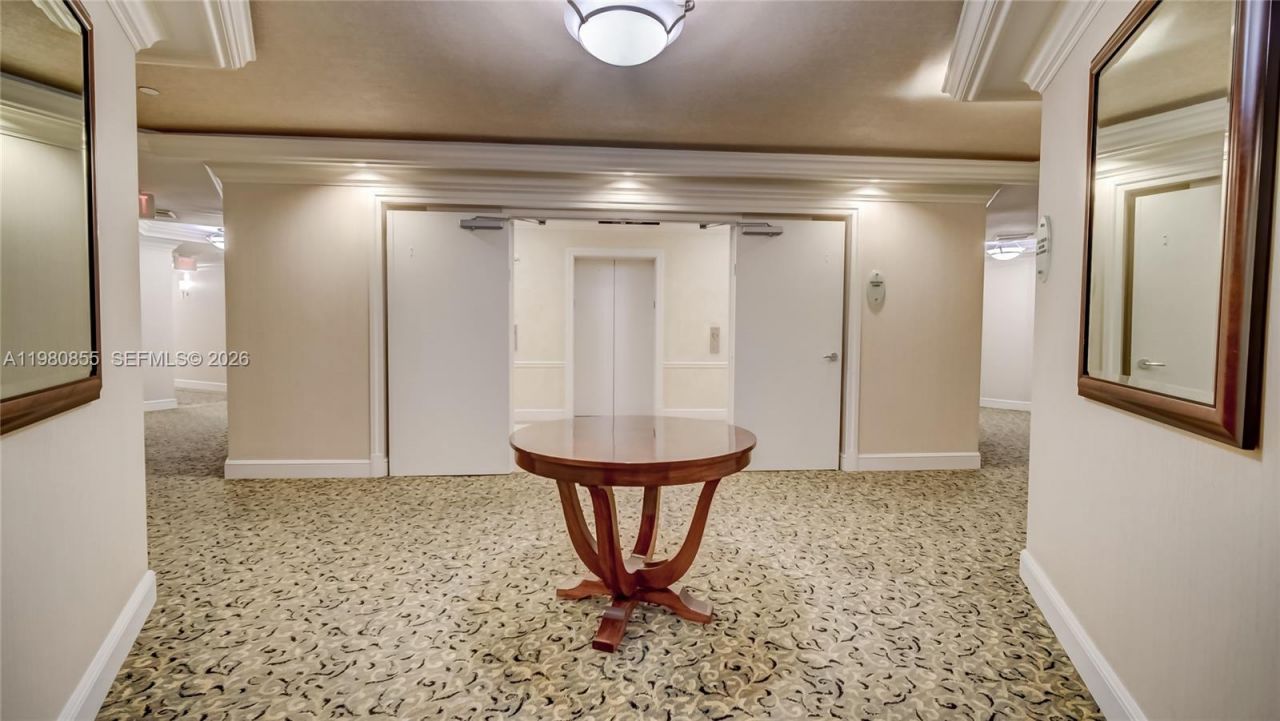 20000 E Country Club Dr , Unit 512, Aventura, FL 33180 Photo