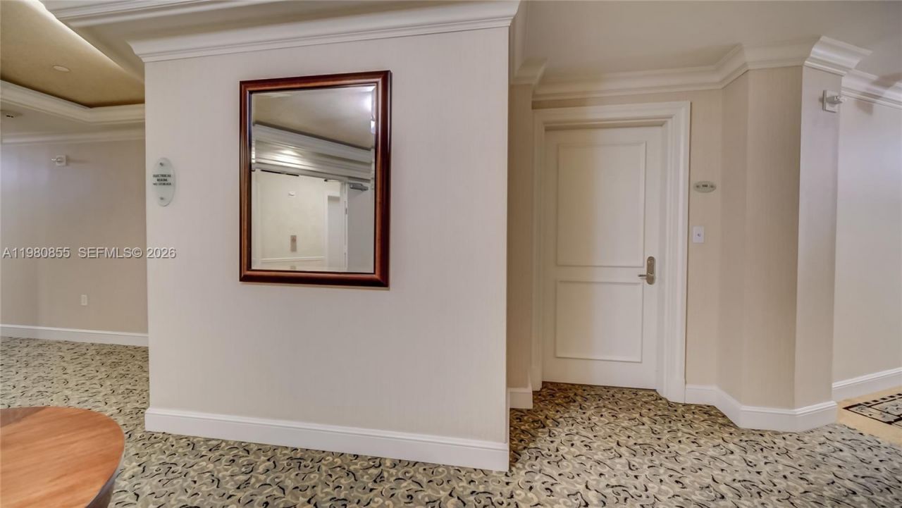 20000 E Country Club Dr , Unit 512, Aventura, FL 33180 Photo