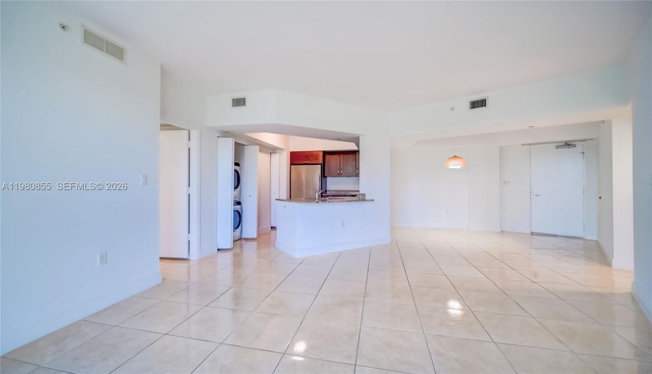 20000 E Country Club Dr , Unit 512, Aventura, FL 33180 Photo