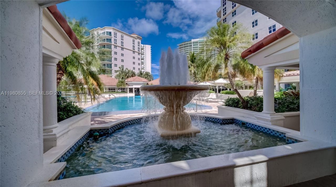 20000 E Country Club Dr , Unit 512, Aventura, FL 33180 Photo