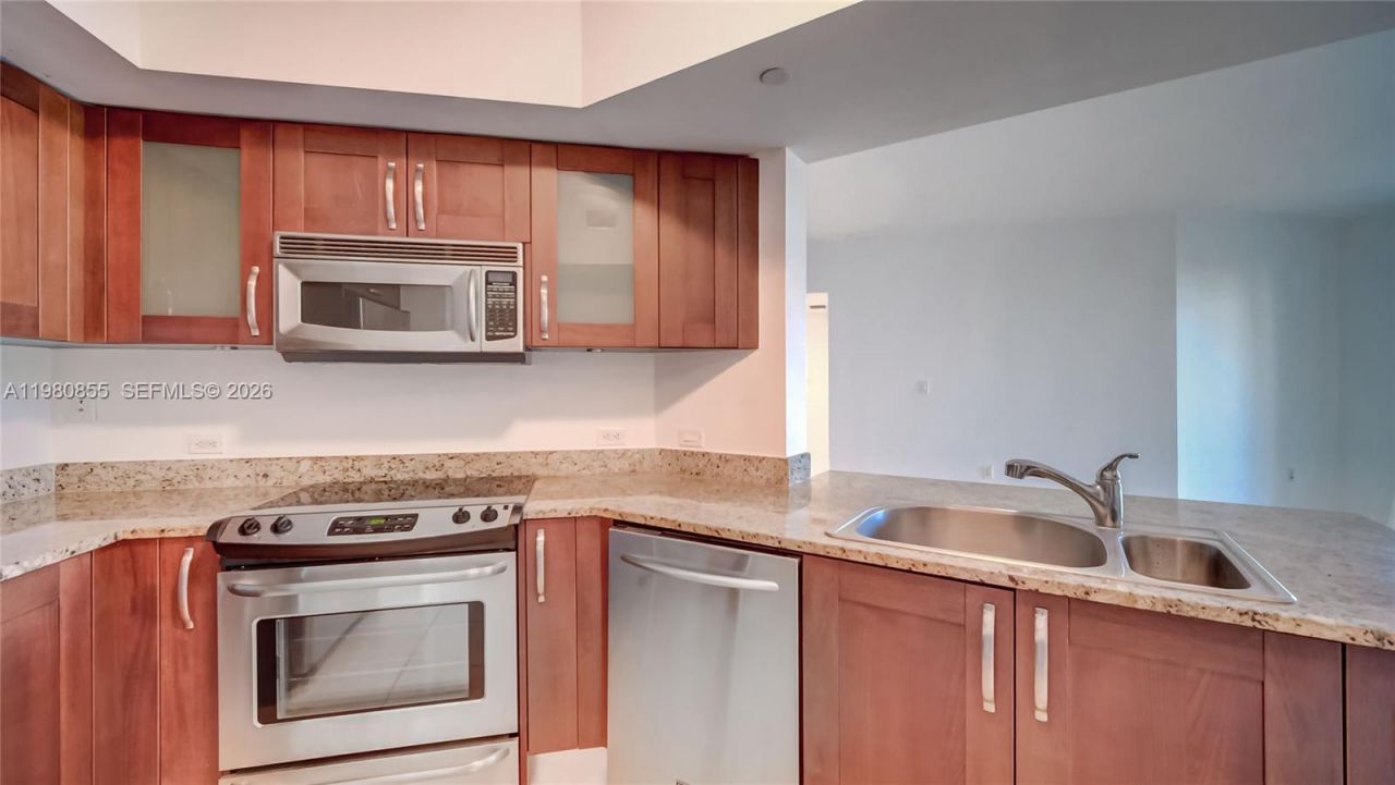 20000 E Country Club Dr , Unit 512, Aventura, FL 33180 Photo