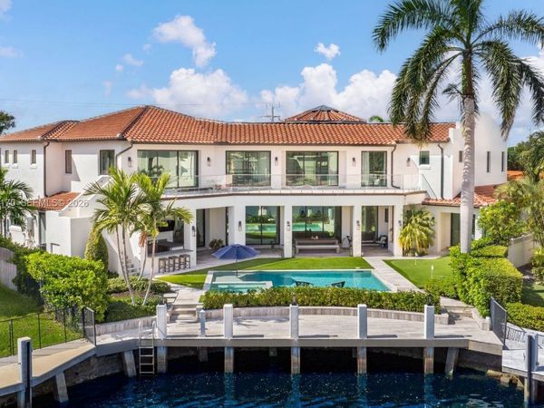 2300 NE 34th Ct, Lighthouse Point, FL 33064