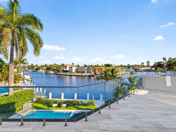2300 NE 34th Ct, Lighthouse Point, FL 33064