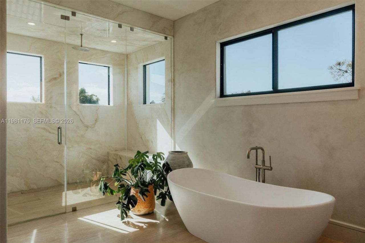 2300 NE 34th Ct, Lighthouse Point, FL 33064 Photo