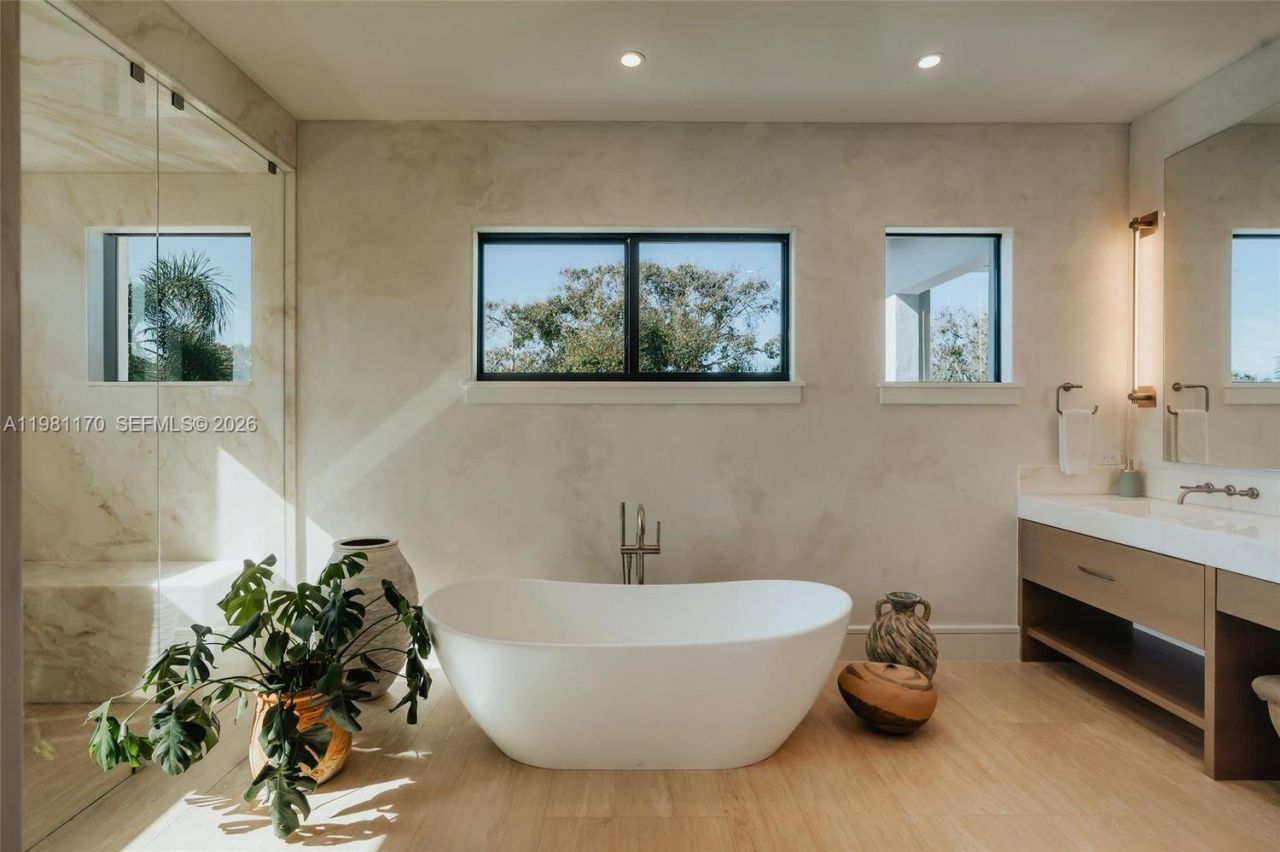 2300 NE 34th Ct, Lighthouse Point, FL 33064 Photo