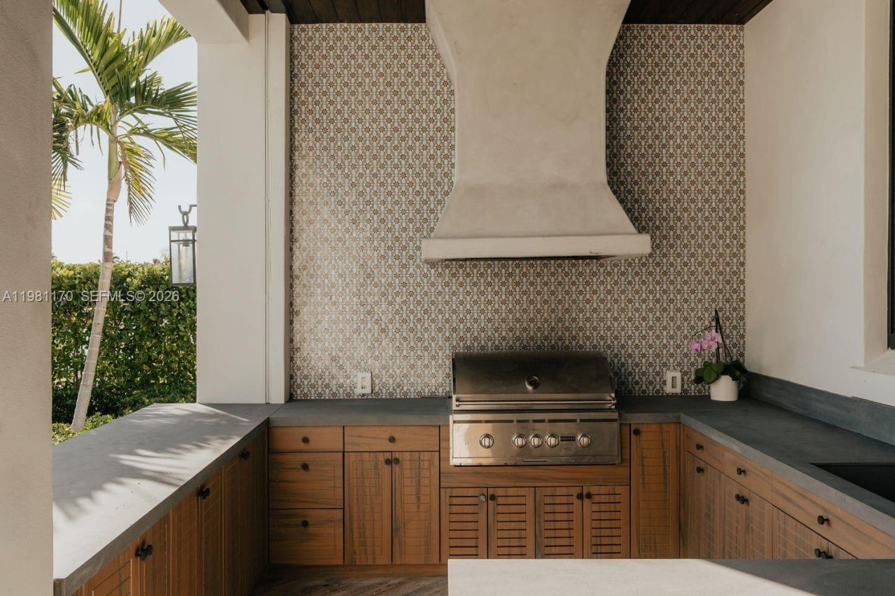 2300 NE 34th Ct, Lighthouse Point, FL 33064 Photo